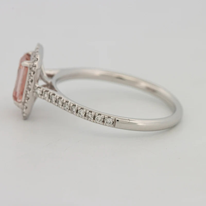 Roze smaragd‑geslepen Halo Solitaire